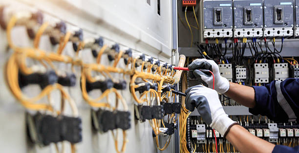 Professional Electrician technician working in Delaware, OH